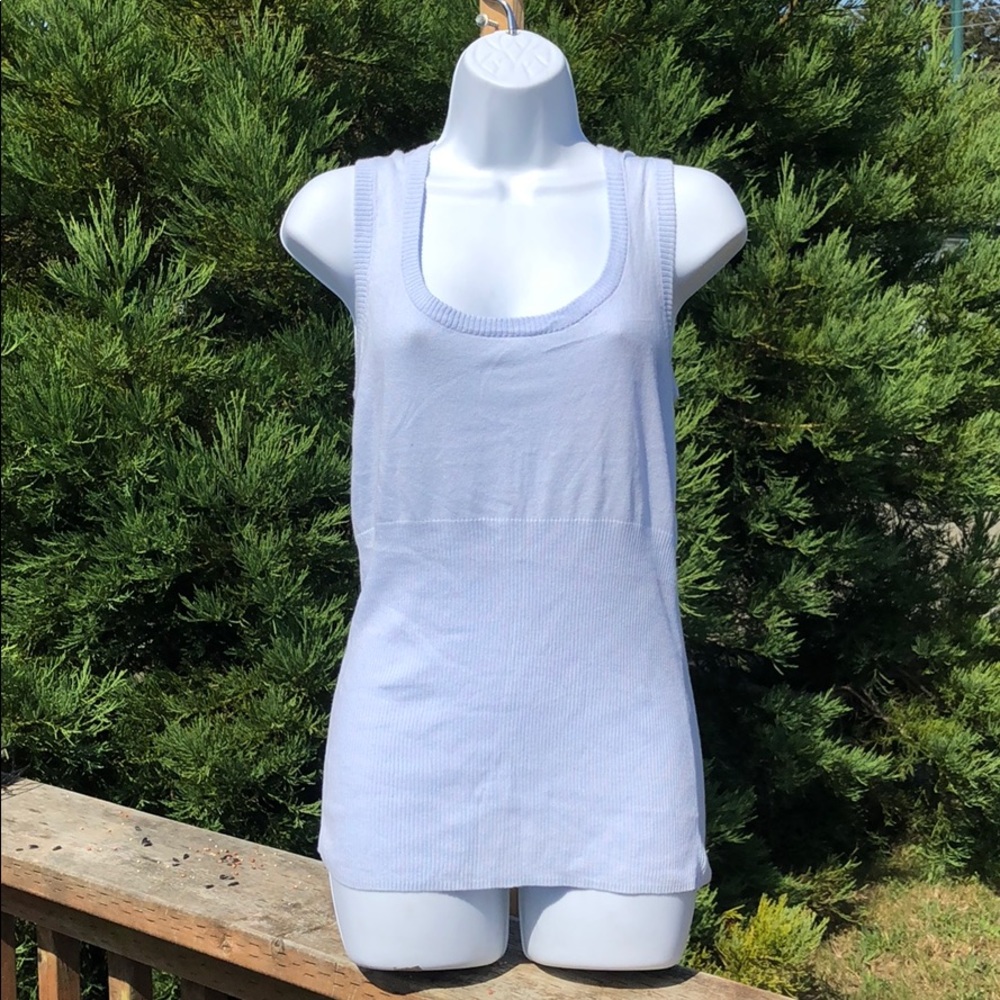 ⬇️SALE‼️ Banana Republic sleeveless top baby blue size medium Vintage (823)